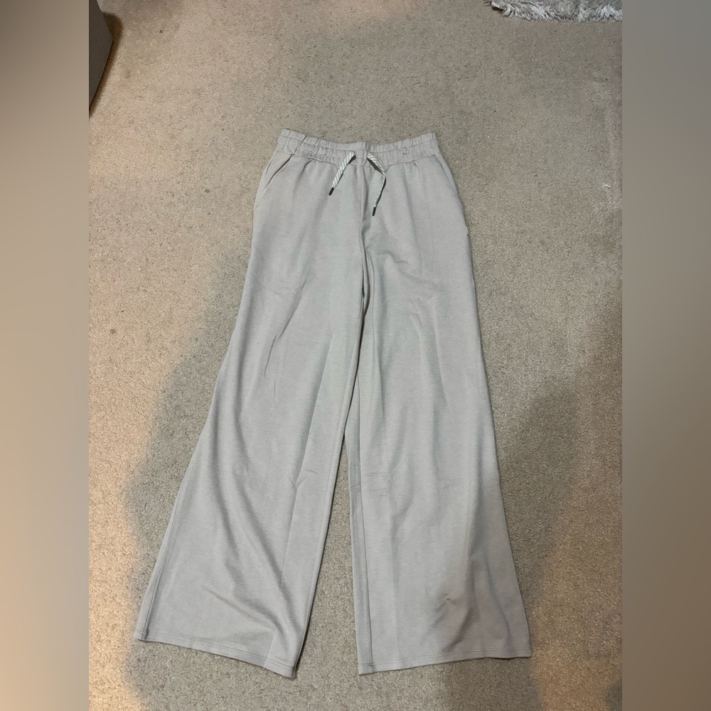 Vuori cream Relaxed Pants